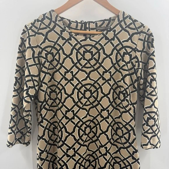 J. McLaughlin Devon Ponte Scribe Print Knit Sheath Dress Black Tan Size Small - Picture 3 of 11